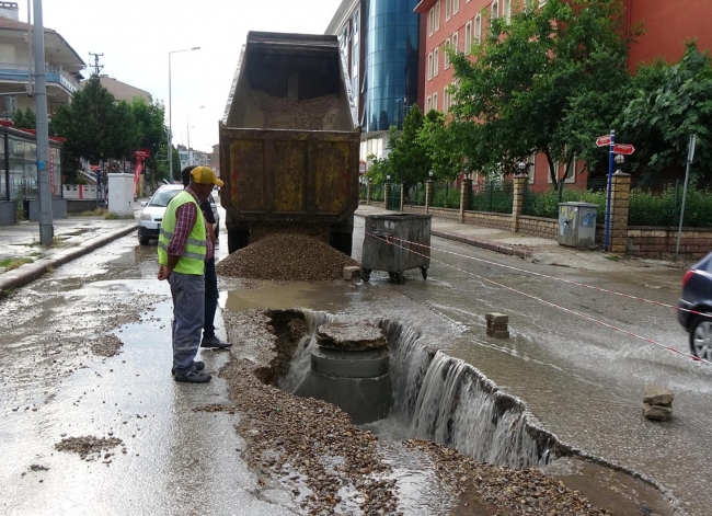 Edirne'de sağanak hayatı olumsuz etkiledi