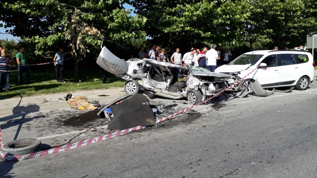 İstanbul Sultangazi'de zincirleme trafik kazası: 2 ölü 1 yaralı