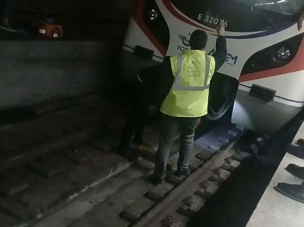 Sirkeci Marmaray istasyonunda raylara düşen yolcu hayatını kaybetti