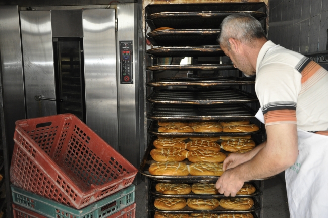 Ekmek parası için ramazanda sıcakla zorlu imtihan