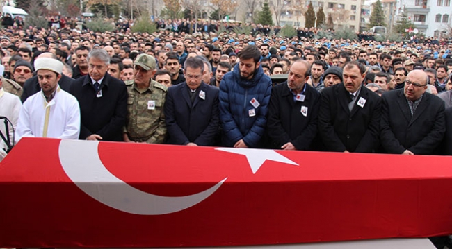 Hakkari Şehidi Akagündüz ve Afrin Şehitleri toprağa verildi