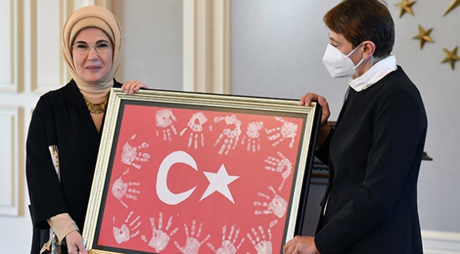 Emine Erdoğan, öğretmenlerle bir araya geldi