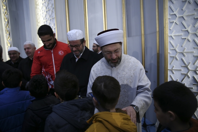 Diyanet İşleri Başkanı Erbaş'tan Mehmetçik için dua