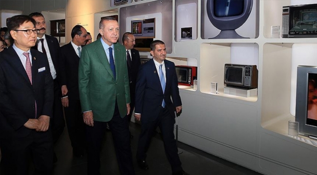 Cumhurbaşkanı Erdoğan Samsung Dijital Şehri'ni ziyaret etti