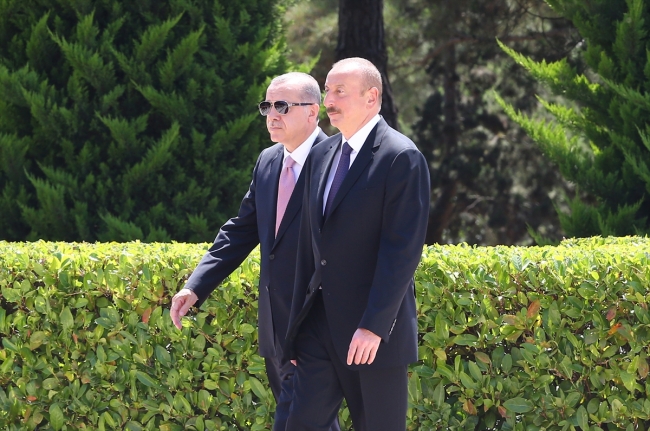 Cumhurbaşkanı Erdoğan, Azerbaycanlı mevkidaşı Aliyev ile bir araya geldi