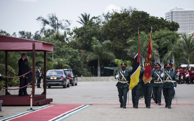 Cumhurbaşkanı Erdoğan Mozambik'te resmi törenle karşılandı