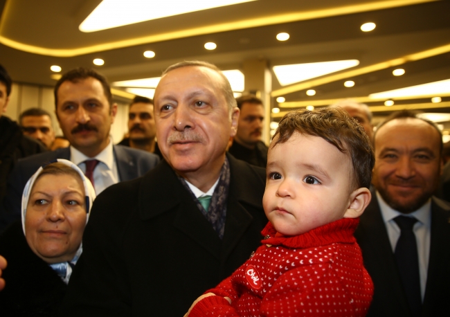 Cumhurbaşkanı Erdoğan Kırıkkale'de akşam yemeği yedi, vatandaşlarla sohbet etti