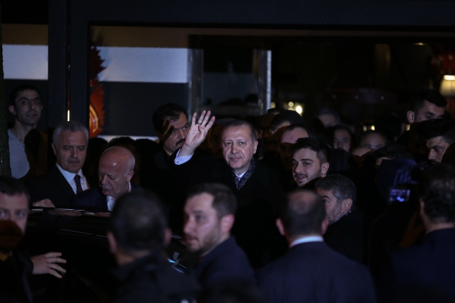 Cumhurbaşkanı Recep Tayyip Erdoğan İstanbul'da bir çorbacıya misafir oldu