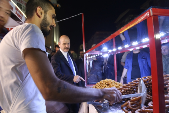 Bakan Soylu'dan Diyarbakır'da şehit ailesine taziye ziyareti