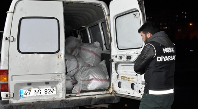 Diyarbakır'da uyuşturucu operasyonu: 500 kilogram esrar ele geçirildi