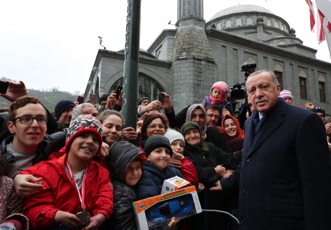 Cumhurbaşkanı Erdoğan hemşehrileri tarafından uğurlandı