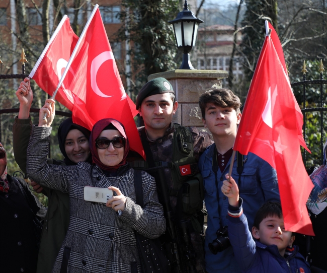 Özel harekat polisleri dualarla Afrin'e uğurlandı