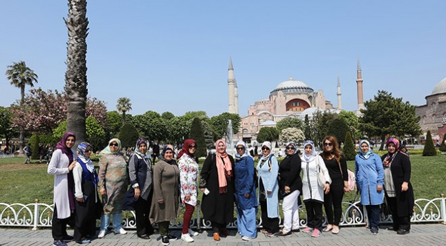 Temizliğini yaptıkları uçakla ilk kez uçtular