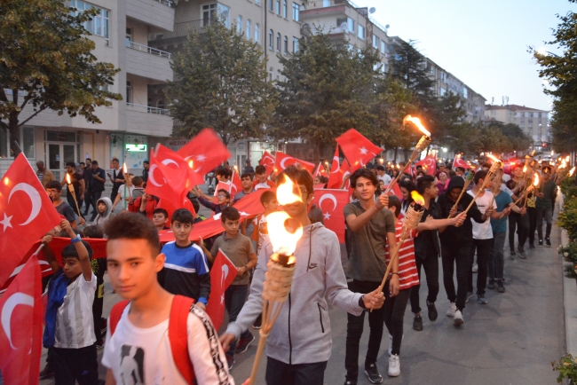 Ahilik Haftası kutlamaları fener alayıyla başladı