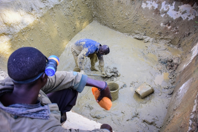 Kenya sömürge zamanından kalma maden ocaklarından yeniden altın çıkarıyor