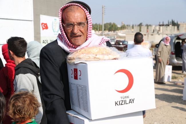 Kızılay Tel Abyad’a yardımlarını sürdürüyor