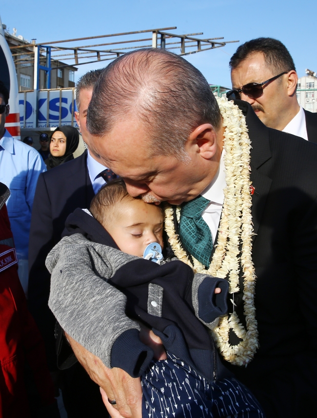 Doğu Guta'nın sembolü çocuklar acılarını Türkiye'de unutacak