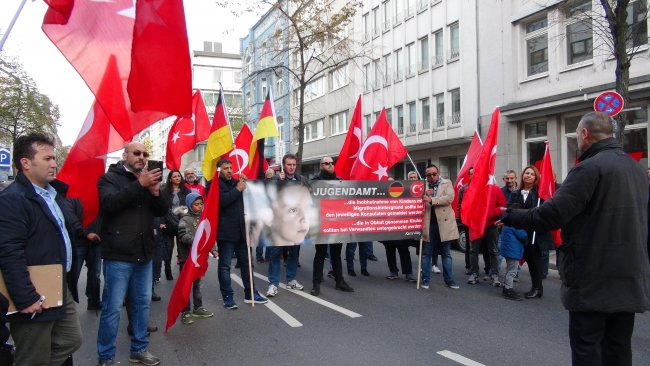 Almanya'da Türk çocukların hakları için gösteri düzenlendi