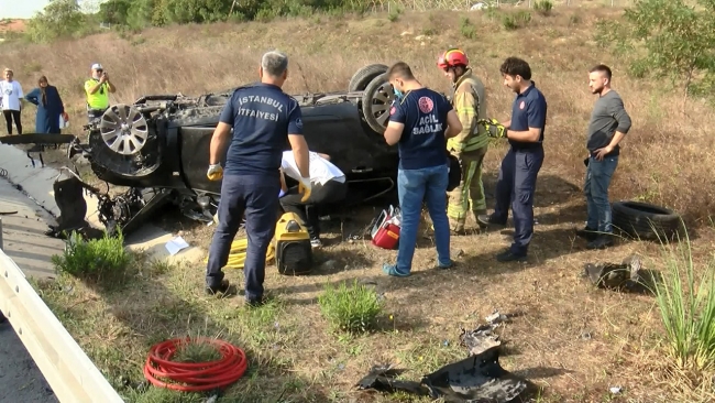 Pendik'te otomobil takla attı: 2 ölü, 2 yaralı