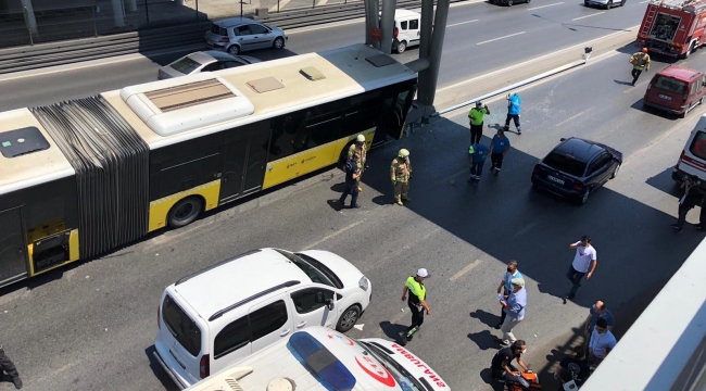 Beylikdüzü'nde İETT otobüsü köprü ayağına çarptı: 16 yaralı