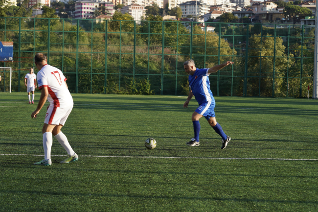 Futbolun şöhretlerinden amatörlere destek