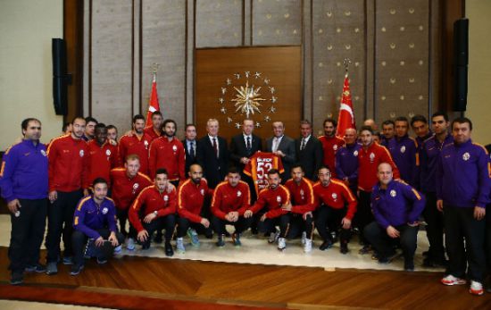 Cumhurbaşkanı Erdoğan, Galatasaray'ı kabul etti