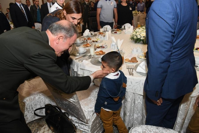 Genelkurmay Başkanı Akar: Dünya barışına ve istikrarına katkı sağlamaya devam ediyoruz