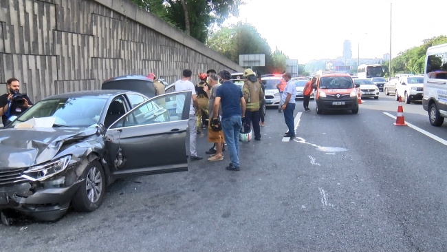 Sarıyer'de polis aracı ile otomobil çarpıştı: 2'si polis 3 yaralı