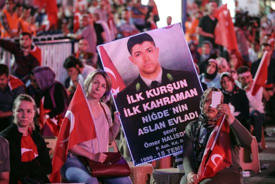 Şehit Halisdemir Türkiye'de 'kahramanlığın' adı oldu