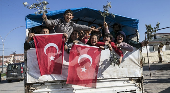 Reyhanlı'da yüzlerce araçlık destek konvoyu