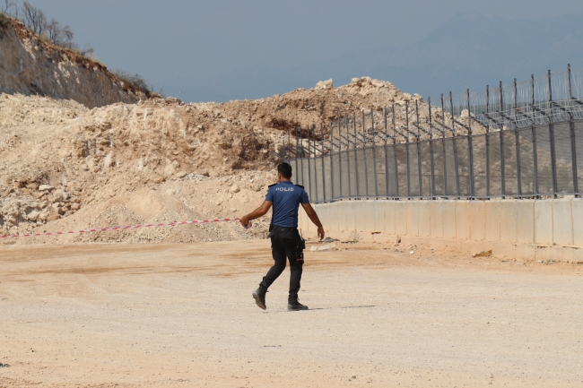 Antalya'da yol çalışmasında havan topu bulundu