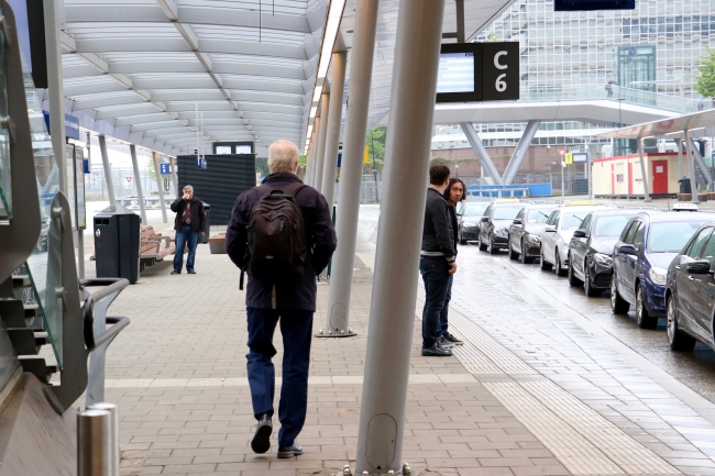 Hollanda'da iki günlük grev ulaşımda aksamalara yol açtı