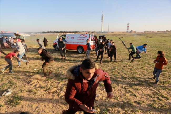 İsrail askerleri Gazze sınırında 20 Filistinliyi yaraladı