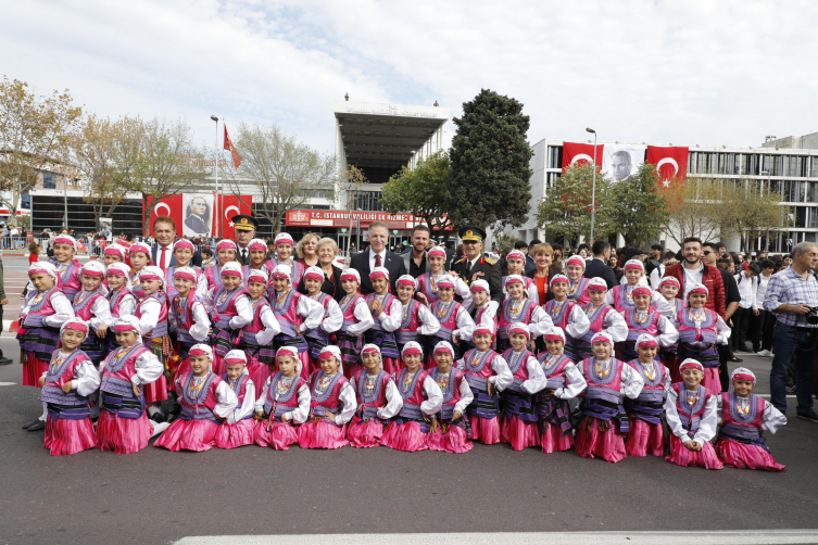 İstanbul'da Cumhuriyet'in 100. yılı coşkuyla kutlandı