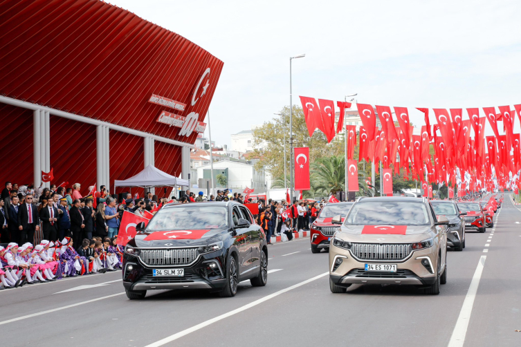 İstanbul'da Cumhuriyet'in 100. yılı coşkuyla kutlandı