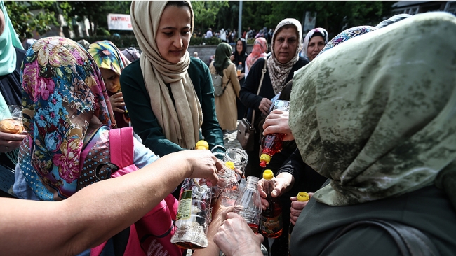 Türkiye Ramazan'ın ilk gününde iftar sofralarında buluştu