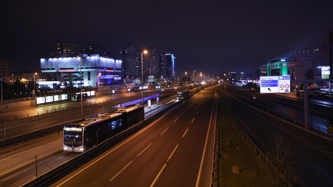 İstanbul kısıtlamanın başlamasıyla sessizliğe büründü