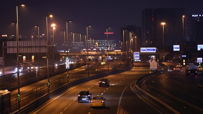 İstanbul kısıtlamanın başlamasıyla sessizliğe büründü