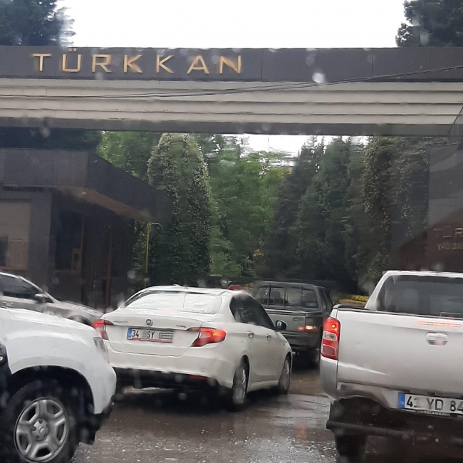 İyi Partili Türkkan'a ait fabrika ve çiftlikteki kaçak yapılar mühürlendi