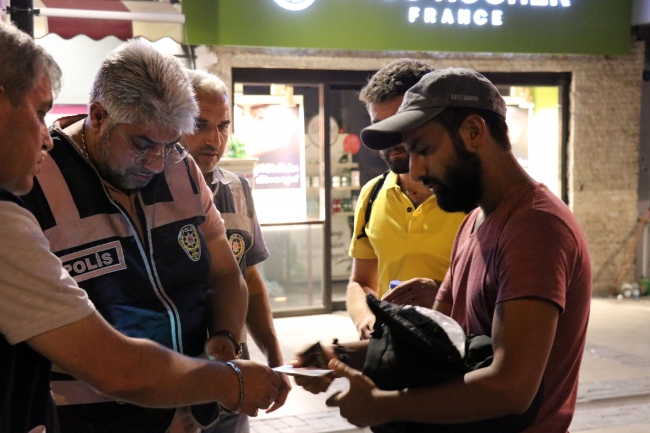 İzmir'de huzur ve güven uygulaması: 74 kişi yakalandı