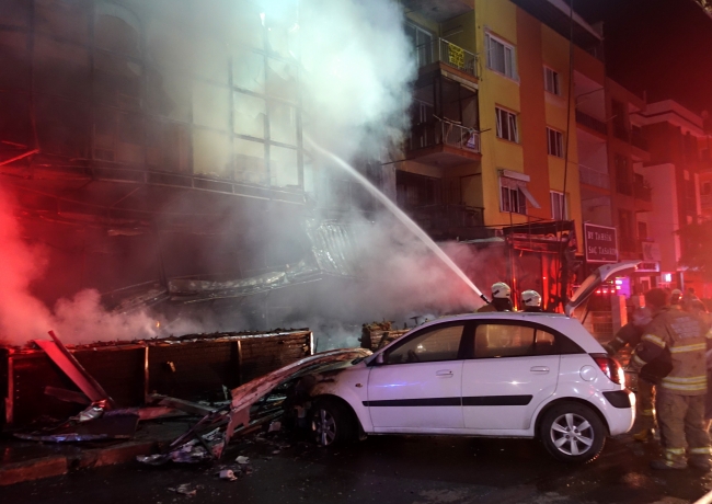 İzmir'de kız öğrenci yurdunda yangın