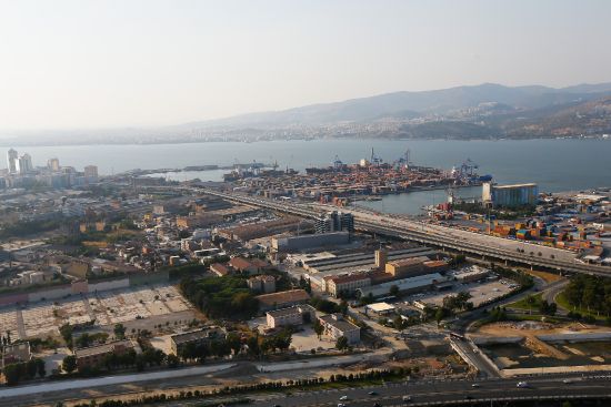 İzmir'de bayram trafiğine havadan denetim