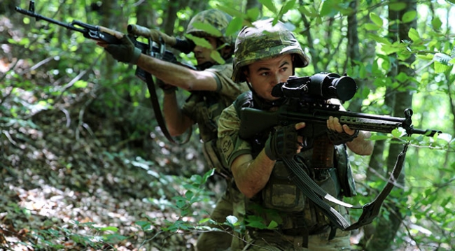 Karadeniz'de komando timleri PKK'nın izini sürüyor