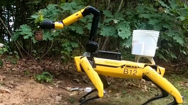 Boston Dynamics'in yeni robotu ip atladı