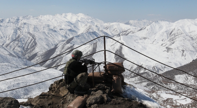 Kaletepe'de destan yazan Mehmetçik kuş uçurtmuyor