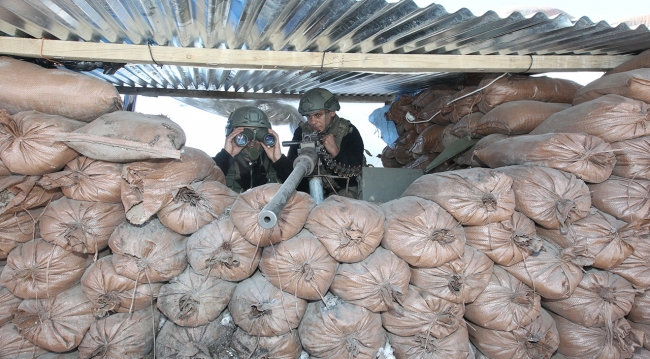 Kaletepe'de destan yazan Mehmetçik kuş uçurtmuyor