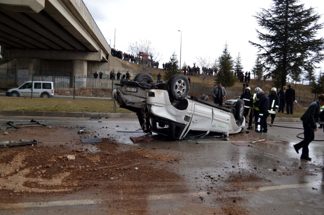 Ehliyetsiz sürücü yayalara çarptı: 1 ölü, 3 yaralı