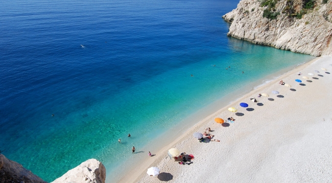 Türkiye'nin gözde plajları Muğla ve Antalya'da