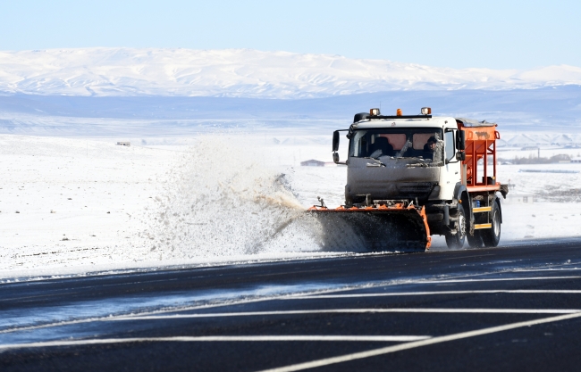 Erzurum ve Kars beyaza büründü