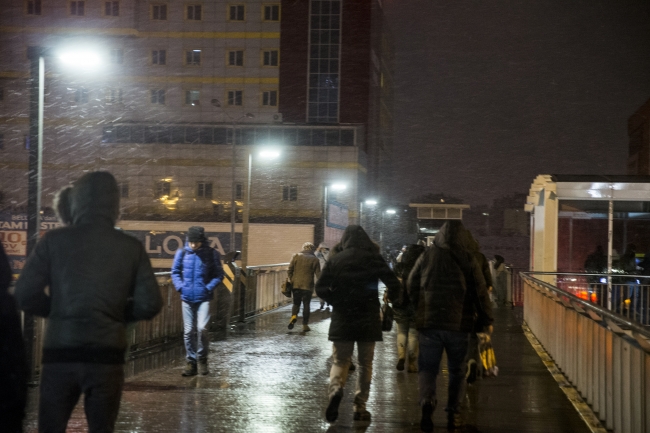 İstanbul'da beklenen kar yağışı başladı